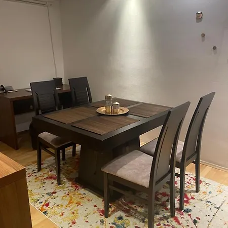 Primestay Duplex Retreat - Free Parking *