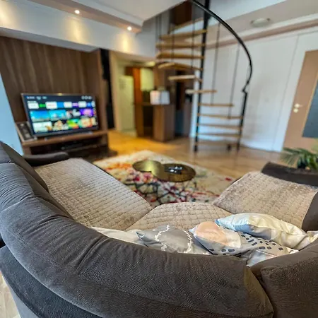 Primestay Duplex Retreat - Free Parking *