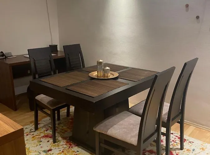 Primestay Duplex Retreat - Free Parking *