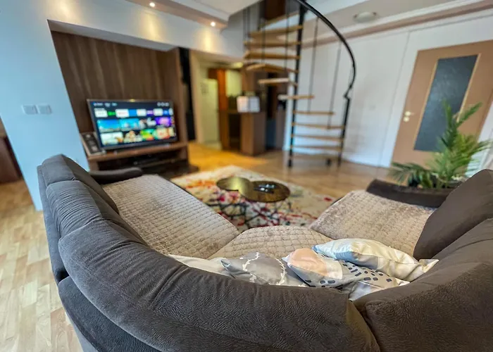 Primestay Duplex Retreat - Free Parking *