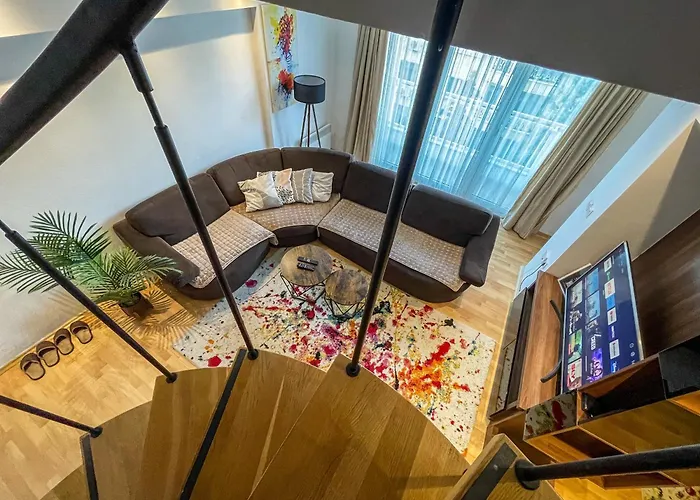 Primestay Duplex Retreat - Free Parking *